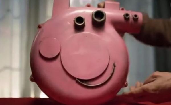 个来自英伦的卡通形象再度席卷中国九游会j9入口登录新版猪年将至这(图2) 个来自英伦的卡通形象再度席卷中国九游会j9入口登录新版猪年将至这(图2)